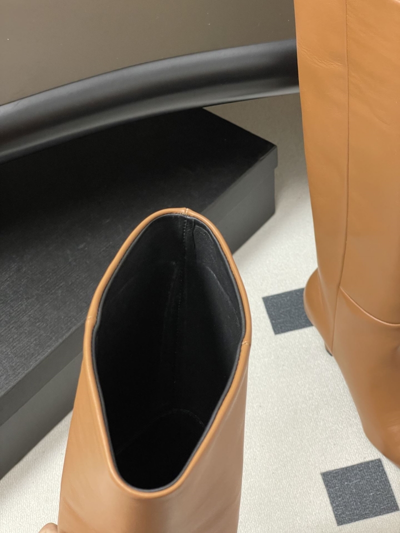 Y51 boots